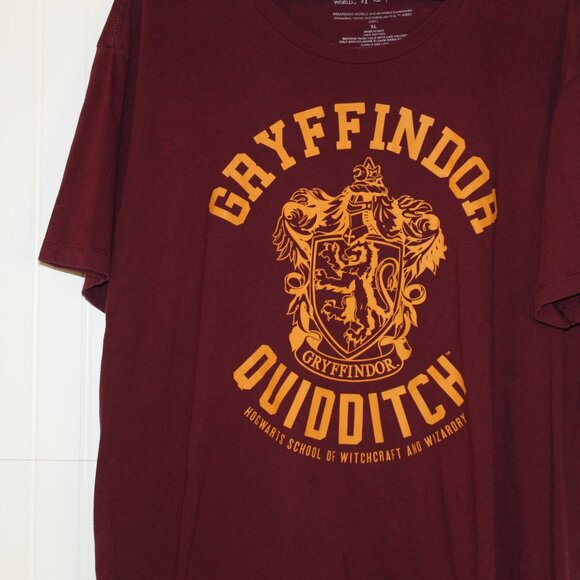 Harry Potter Gryffindor Quidditch Wizarding World of HP T-Shirt Size XL - Picture 4 of 13